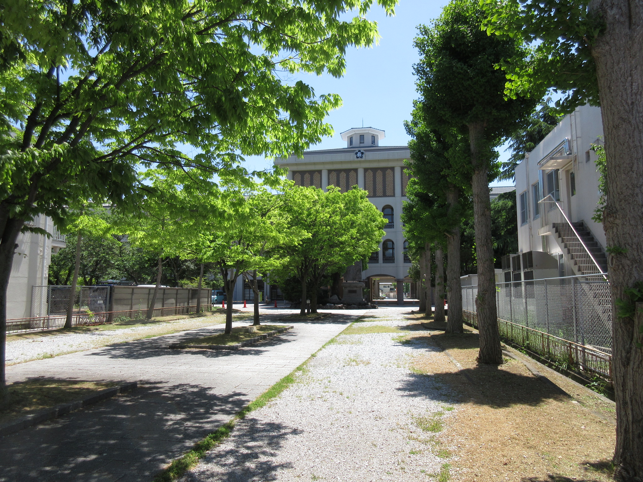 長浜市立長浜小学校のホームページ 長浜市立長浜小学校は笑顔があふれる学校です。